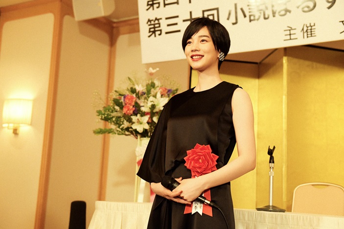 「私にふさわしいホテル」のんが大御所作家に逆襲する新人作家を熱演の文壇下剋上エンタテインメント