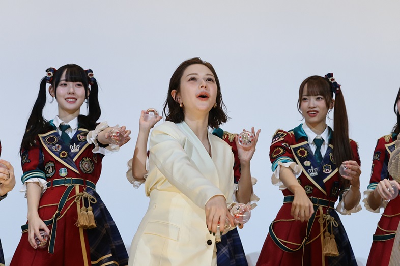 映画「悪鬼のウィルス」完成披露上映会　村重杏奈、松野友喜人監督ら総勢15人登壇