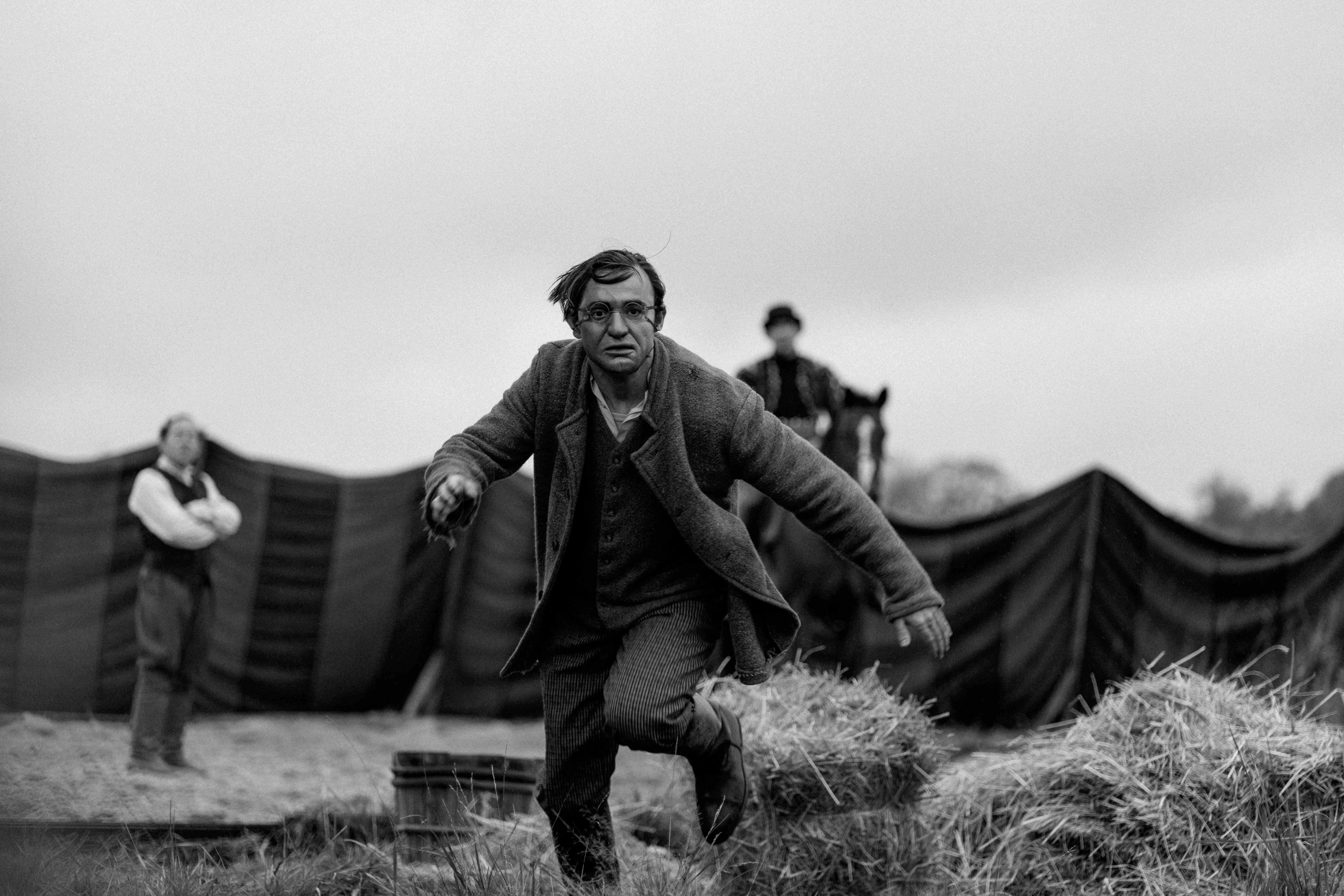 ゴシックミステリー映画「ガール・ウィズ・ニードル」　予告編＆キービジュアル公開