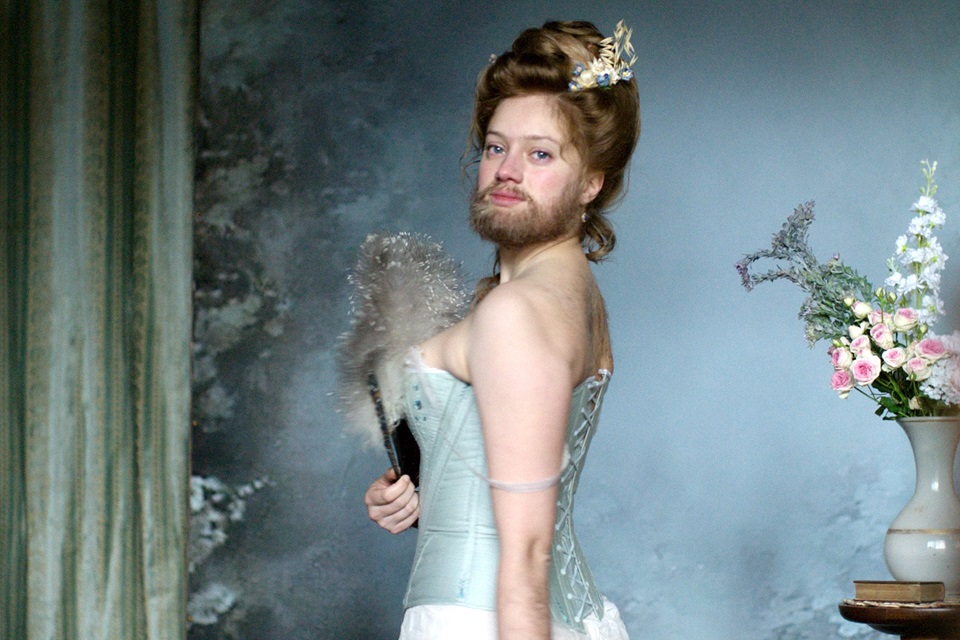 「ロザリー」ヒゲの女性が真実の愛と人生を希求する数奇の物語