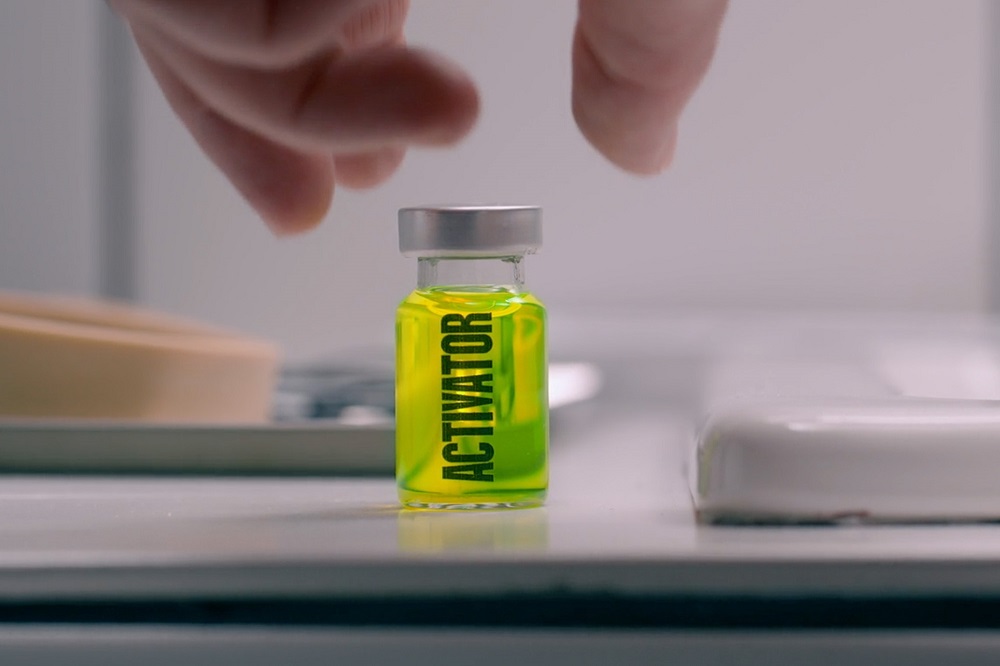 デミ・ムーア主演「サブスタンス」若さと美に執着する元人気スターの奇怪な運命
