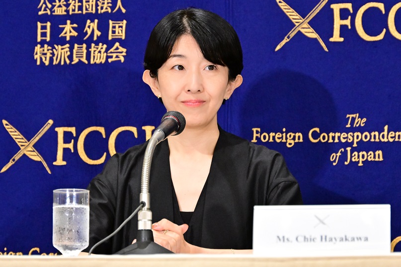 映画「ルノワール」監督・キャストが外国特派員協会で記者会見　主演の鈴木唯が英語で挨拶し馬の鳴きマネも披露