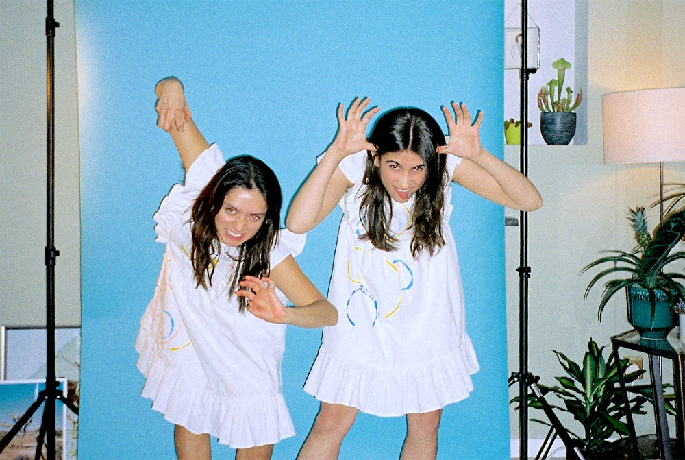 映画「九月と七月の姉妹」 強い絆で結ばれ一心同体の姉妹の数奇なドラマ