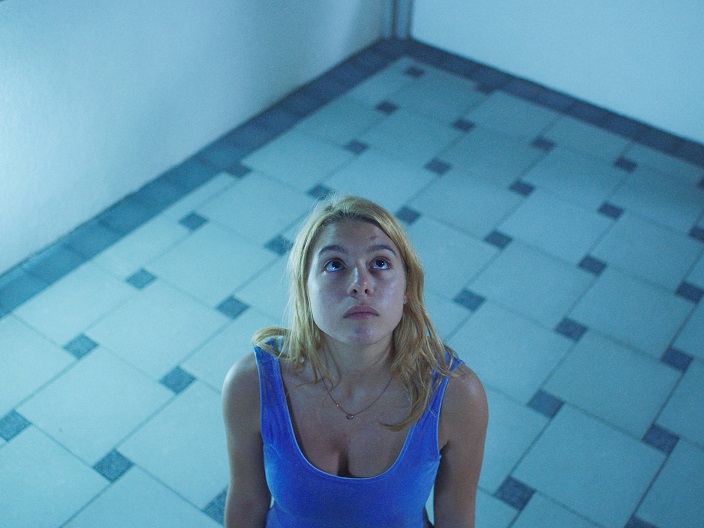 「テイク・ミー・サムウェア・ナイス」オランダからボスニアへ アルマの自分探しの旅