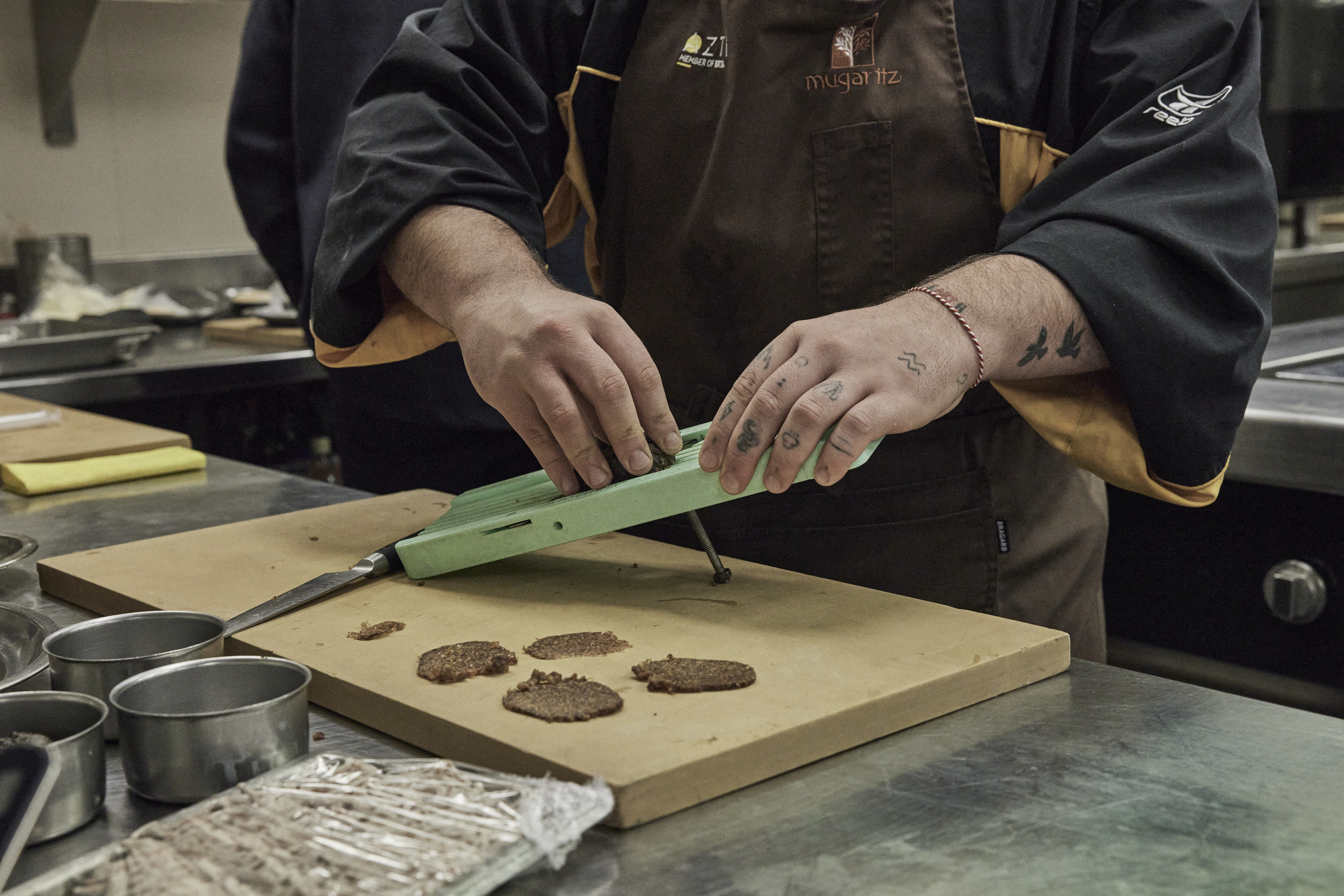 ドキュメンタリ-映画「ムガリッツ」 ”異端の名店”の異次元の独創的料理の舞台裏