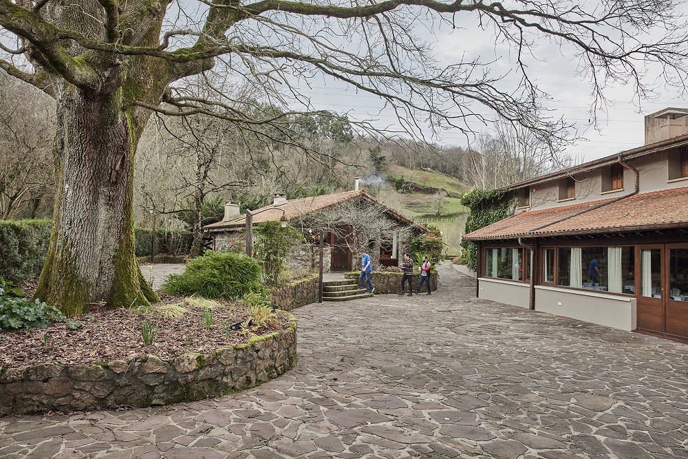 ドキュメンタリ-映画「ムガリッツ」 ”異端の名店”の異次元の独創的料理の舞台裏