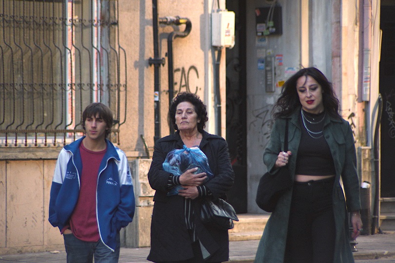 「CROSSING 心の交差点」トランスジェンダーの姪を探してジョージアからトルコに旅する女性と青年のロードムービー