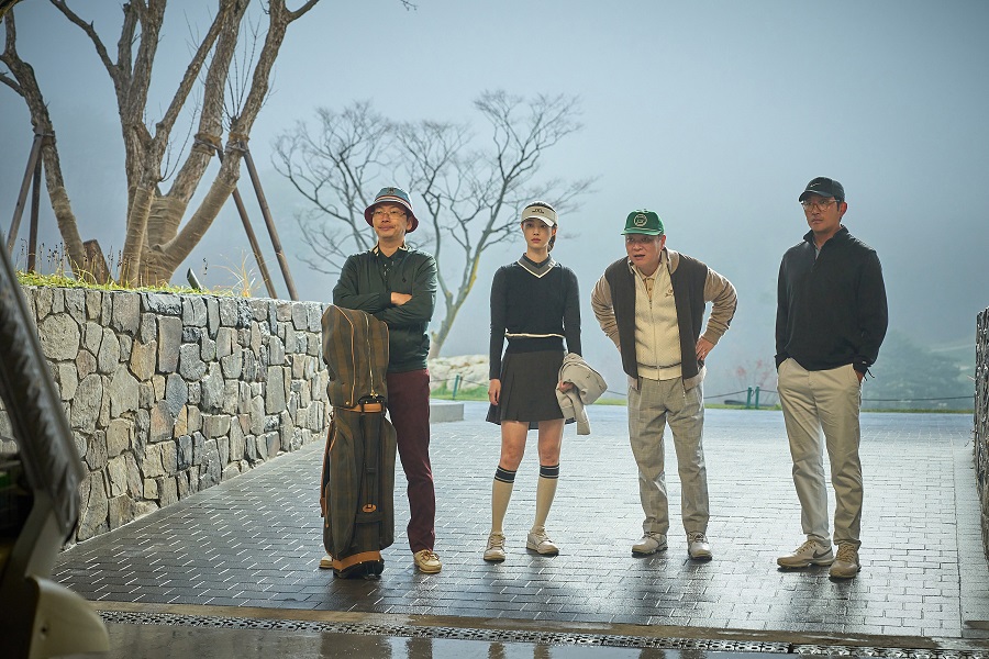 映画「ロビー! 4000 億円を懸けた仁義なき18 ホール」 監督・主演ハ・ジョンウらの特別メッセージ動画公開