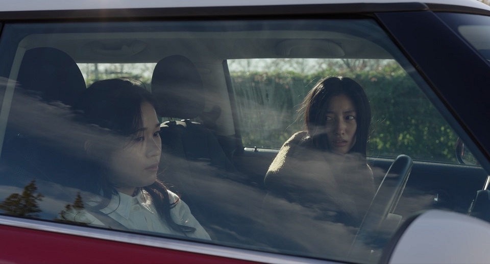 映画「い ろ は」　ノスタルジックな長崎で巻き起こる「ドロドロのダメ男巡り」と「ヒリつく姉妹の絆」の物語　予告編＆新規場面写真解禁
　