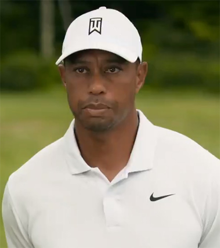 タイガー・ウッズ手術で修復した右足に体重をかけ歩いた！？
